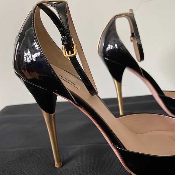 🎉HOST PICK 🎉  🇮🇹 Miu Miu Black Patent Leather Stilettos With Gold Heel, Size 38 - Picture 8 of 15